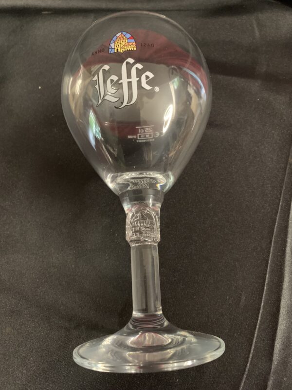 COPA CALIZ DE CERVEZA LEFFE 30 CL AÑOS 90 TALLADA EN EL PIE AÑOS 90 - Imagen 4