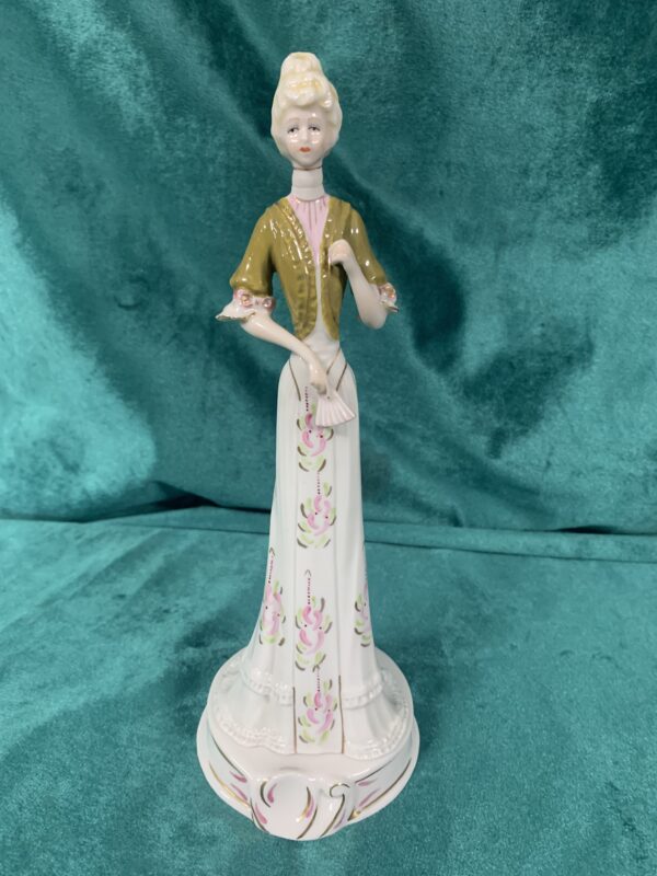 FIGURA; "MUJER CLÁSICA" PORCELANA ÉPOCA (PORTUGAL) AÑOS 60