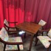 MESAS; GRAN CONJUNTO MESA Y 4 SILLAS AÑOS 70 - Imagen 4