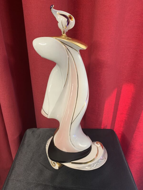FIGURA; «DÍA DE FIESTA» DE CERÁMICA GALOS ESTILO ART DECO. - Imagen 9