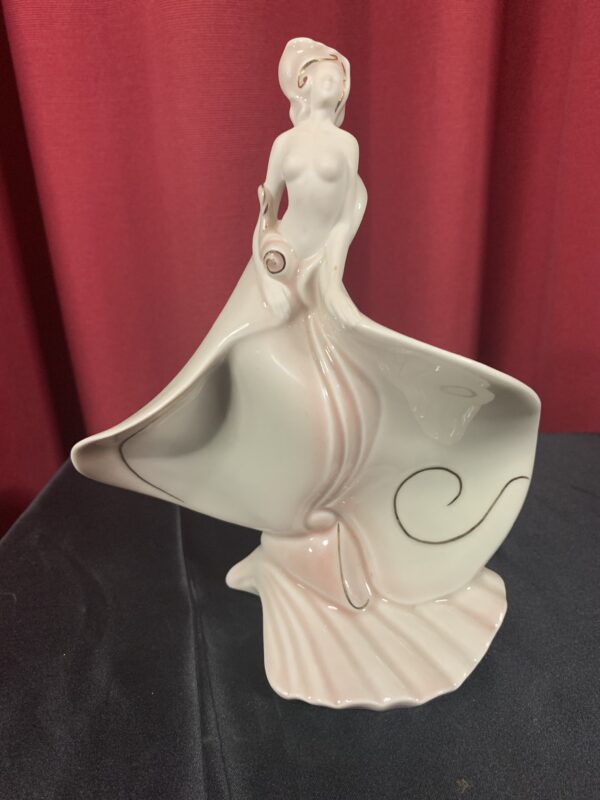 FIGURA; «SIRENAS» LOTE DE 3 PIEZAS DE CERÁMICA GALOS. - Imagen 2