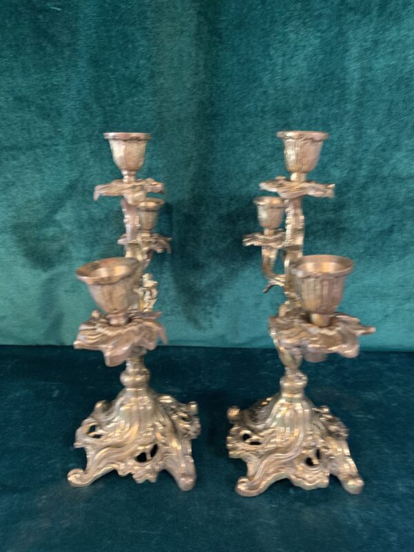 ANTIGUOS CANDELABROS EN BRONCE DE ARTESANÍA PORTUGUESA - Imagen 6