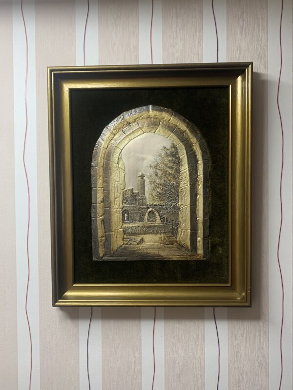 CUADRO EN BAJO RELIEVE EN PLATA Y COBRE ”LA TORRE DE DAVID” DE CHRIS AVRAMOV