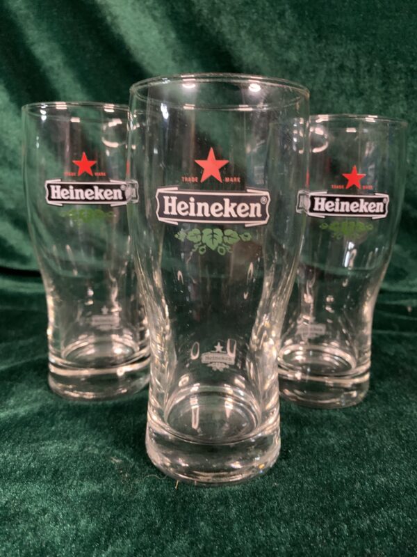 COPAS; LOTE 2 VASOS HEINEKEN.