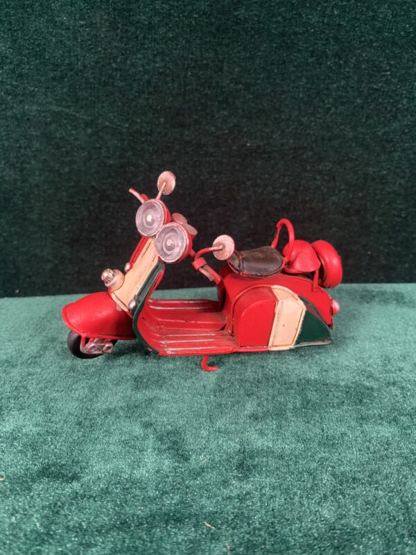 MODELISMO; MOTO VESPA DE METAL FABRICACIÓN ARTESANAL AÑOS 70 - Imagen 2
