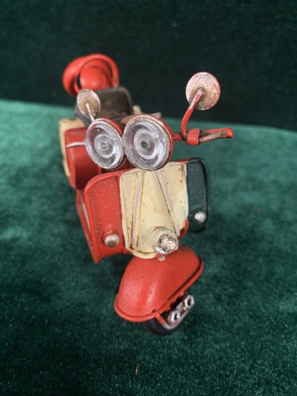 MODELISMO; MOTO VESPA DE METAL FABRICACIÓN ARTESANAL AÑOS 70 - Imagen 8
