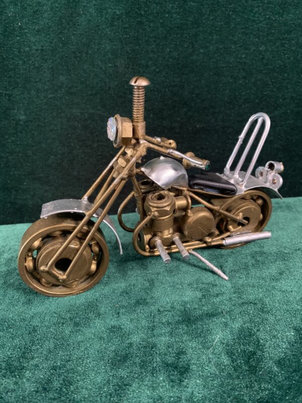 MODELISMO; MOTO DE METAL FABRICACIÓN ARTESANAL AÑOS 70. - Imagen 2