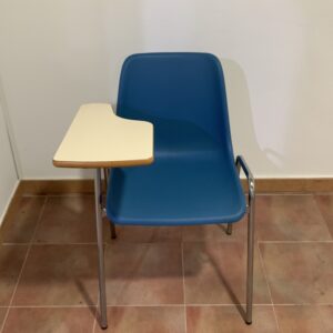 SILLAS; SILLA CARCASA CON PALA GRANDE APILABLE SERIE COLORS