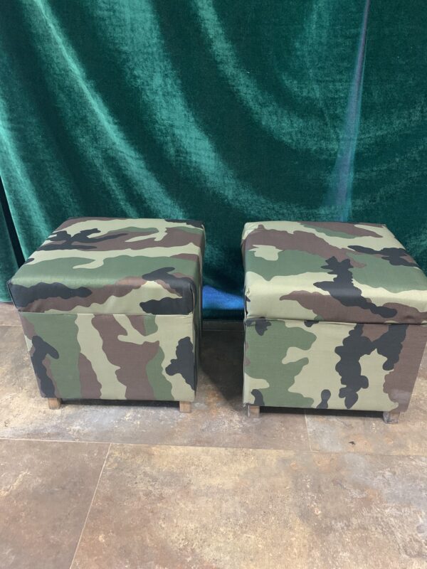 SILLAS; PUFF DE SALÓN MIMETIZADO ESTILO MILITAR. - Imagen 3
