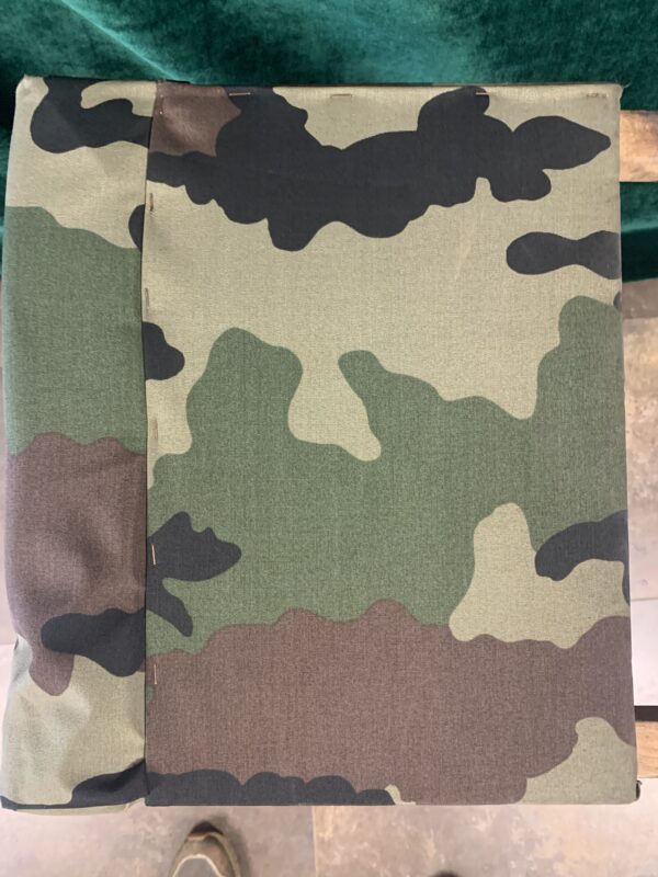 SILLAS; PUFF DE SALÓN MIMETIZADO ESTILO MILITAR. - Imagen 9