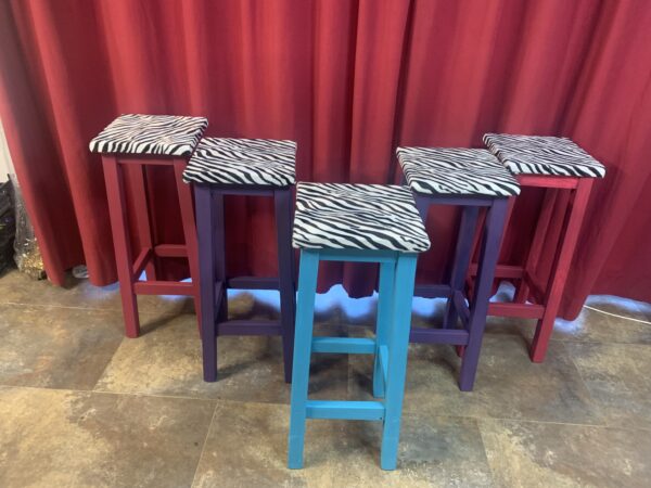 SILLAS; TABURETES DE LOS AÑOS 60 ANIMAL PRINT EN MAGIC COLOR - Imagen 4