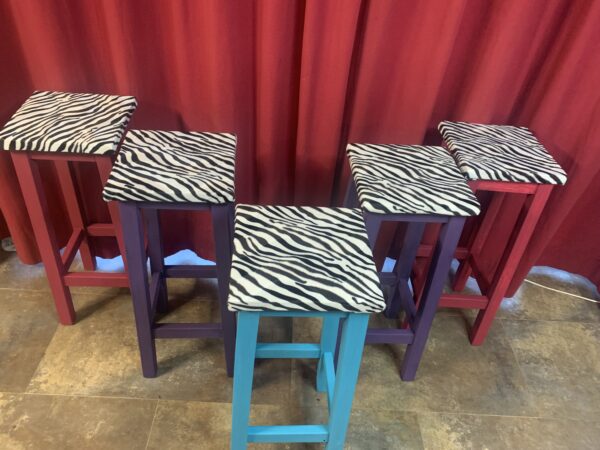 SILLAS; TABURETES DE LOS AÑOS 60 ANIMAL PRINT EN MAGIC COLOR - Imagen 5