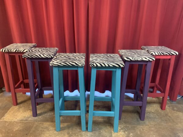 SILLAS; TABURETES DE LOS AÑOS 60 ANIMAL PRINT EN MAGIC COLOR - Imagen 7