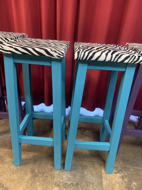 SILLAS; TABURETES DE LOS AÑOS 60 ANIMAL PRINT EN MAGIC COLOR - Imagen 10