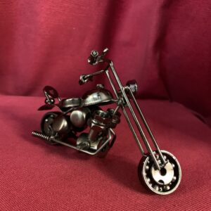MODELISMO; MOTO DE METAL FABRICACIÓN ARTESANAL AÑOS 00.