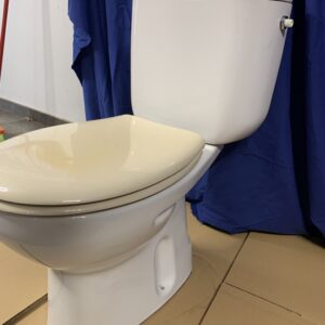 BAÑOS; INODORO DE BAÑO ROCA CON CISTERNA