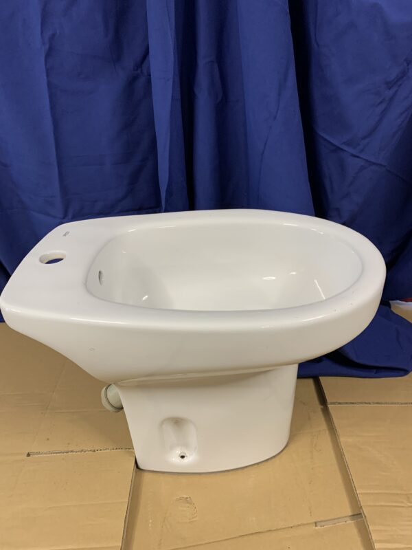 BAÑOS; BIDÉ DE BAÑO ROCA MODELO VICTORIA - Imagen 5