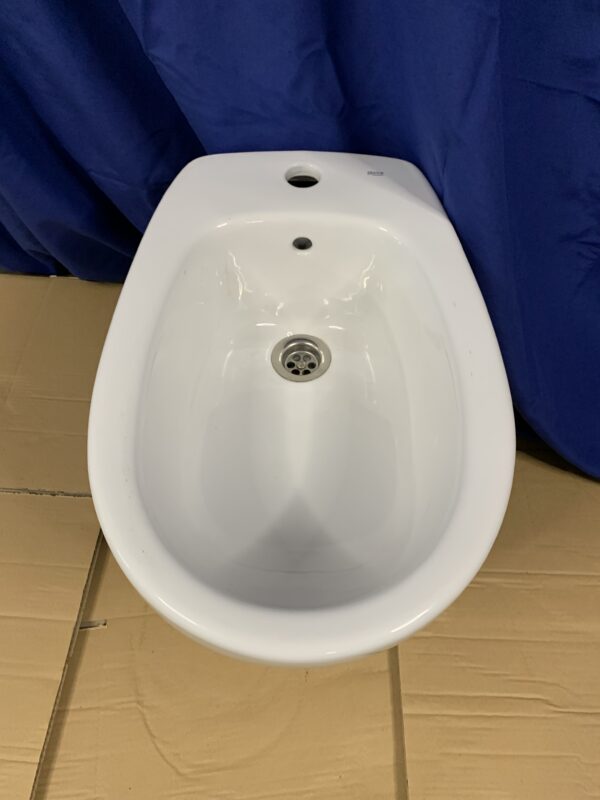 BAÑOS; BIDÉ DE BAÑO ROCA MODELO VICTORIA