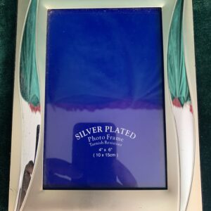 PORTAFOTOS; MARCO CHAPADO EN PLATA DECORADO FOTOS DE 10X15
